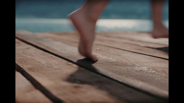 Video Reference: Wood, Floor, Flooring, Wood stain, Hardwood, Tints and shades, Plank, Thigh, Calf, Human leg