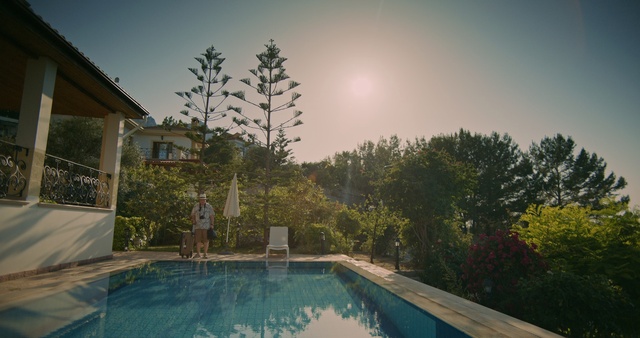 Video Reference: Water, Sky, Plant, Nature, Swimming pool, Lighting, Tree, Building, Landscape, Window