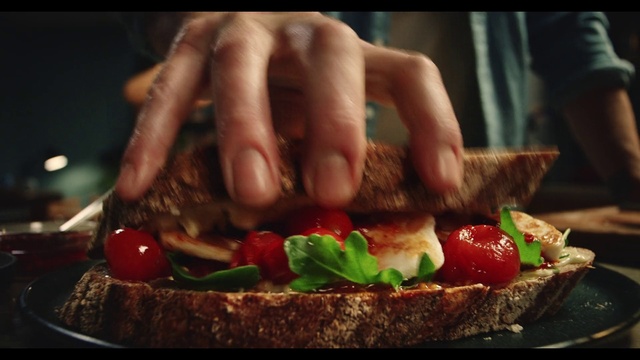 Video Reference: Food, Tableware, Hand, Ingredient, Plate, Recipe, Natural foods, Cuisine, Gesture, Dish