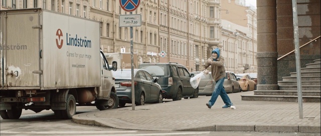 Video Reference: Tire, Wheel, Car, Vehicle, Building, Infrastructure, Motor vehicle, Mode of transport, Automotive tire, Truck