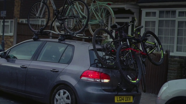 Video Reference: Wheel, Bicycle, Tire, Vehicle, Car, Automotive tail & brake light, Photograph, Bicycles--Equipment and supplies, Motor vehicle, Automotive lighting