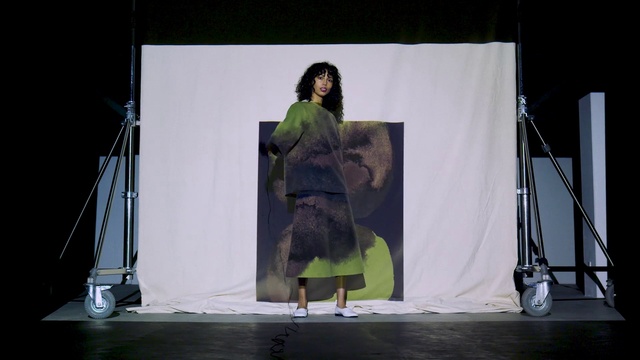Video Reference: Fashion, Performing arts, Entertainment, Fashion design, Event, Performance art, Stage equipment, Costume design, Visual arts, Public event
