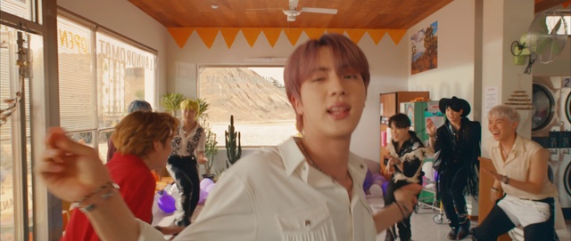 Video Reference: Shirt, T-shirt, Leisure, Houseplant, Friendship, Event, Plant, Room, Fun, Chair