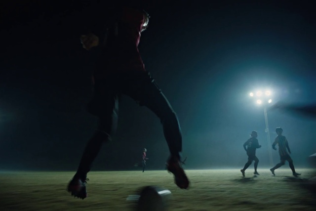 Video Reference: Atmosphere, Light, Flash photography, Entertainment, Gesture, Performing arts, Sky, Performance art, Fun, Midnight