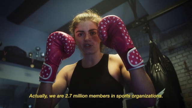 Video Reference: Arm, Glove, Muscle, Boxing glove, Striking combat sports, Boxing, Boxing equipment, Combat sport, Sports uniform, Professional boxer