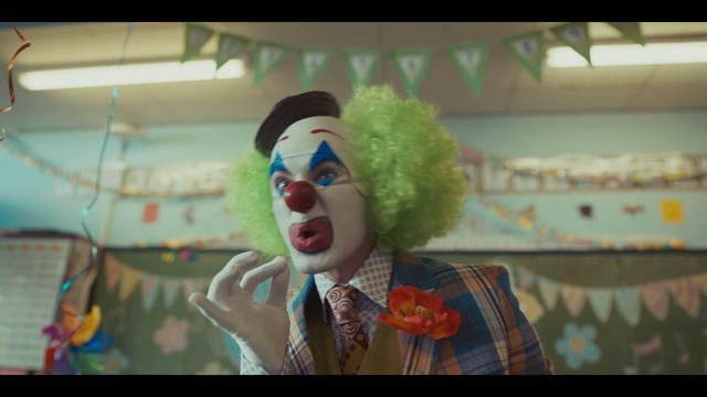 Video Reference: Entertainment, Gesture, Tie, Clown, Performing arts, Happy, Fun, Event, Comedy, Suit