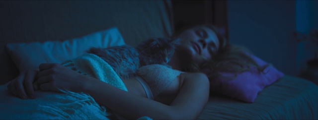 Video Reference: Cloud, Blue, Comfort, Purple, Textile, Window, Flash photography, Electric blue, Thigh, Darkness