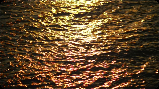Video Reference: Water, Amber, Gold, Liquid, Fluid, Body of water, Lake, Heat, Horizon, Geological phenomenon