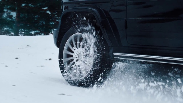 Video Reference: Wheel, Tire, Land vehicle, Car, Vehicle, Automotive tire, Snow, Automotive lighting, Hood, Tread