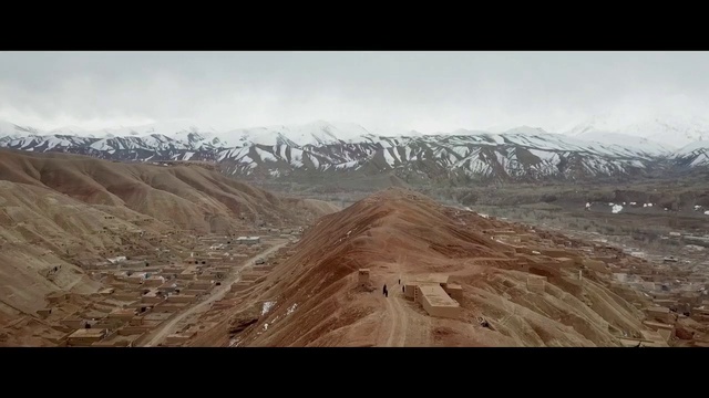 Video Reference: Sky, Mountain, Natural landscape, Highland, Atmospheric phenomenon, Snow, Slope, Mountainous landforms, Plain, Landscape