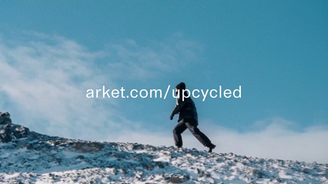 Video Reference: Cloud, Sky, People in nature, Slope, Ice cap, Sports equipment, Travel, Freezing, Happy, Wind wave