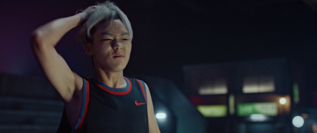 Video Reference: Flash photography, Sports uniform, Vest, T-shirt, Automotive lighting, Sportswear, Happy, Electric blue, Athlete, Leisure