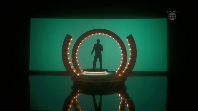 Video Reference: Azure, Lighting, Organism, Gesture, Font, Display device, Circle, Visual effect lighting, Electric blue, Electronic device