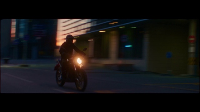 Video Reference: Tire, Wheel, Automotive lighting, Automotive tire, Motor vehicle, Vehicle, Motorcycle, Headlamp, Automotive design, Rolling