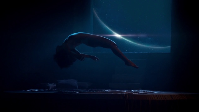 Video Reference: Atmosphere, Sky, Water, Flash photography, Entertainment, Performing arts, Underwater, Electric blue, Art, Event