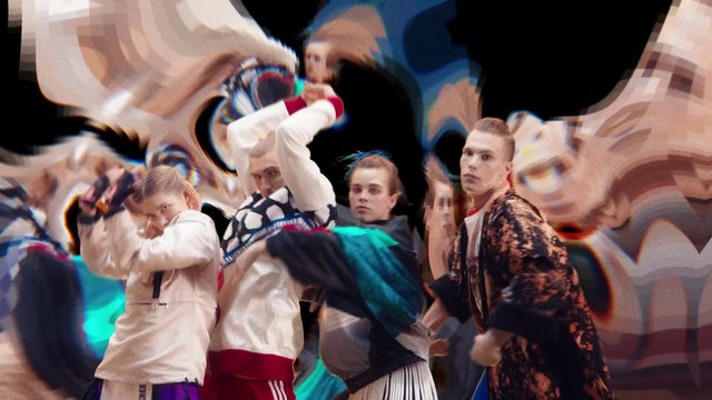 Video Reference: Gesture, Entertainment, Performing arts, Hat, Happy, Fun, Leisure, Crowd, Event, Dance