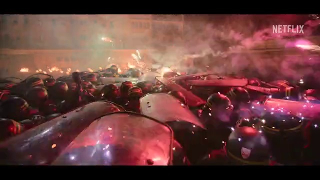 Video Reference: Automotive lighting, Mode of transport, Motor vehicle, Red, Crowd, Event, Entertainment, Magenta, Automotive exterior, Automotive design
