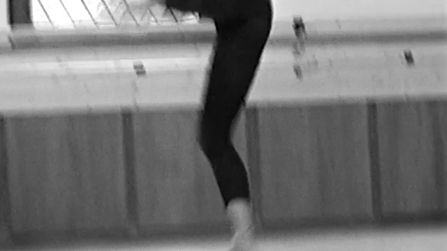 Video Reference: Shoe, Leg, Black, Human body, Knee, Shorts, Waist, Thigh, Sportswear, Performing arts