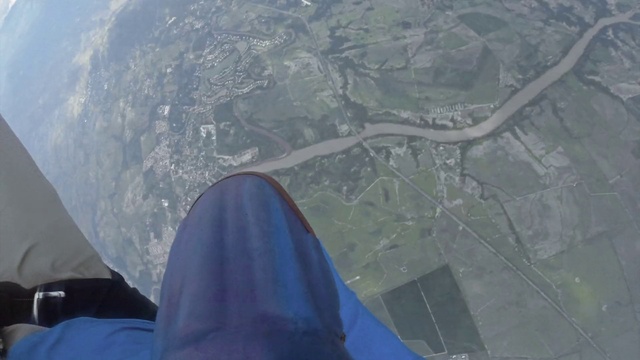 Video Reference: Atmospheric phenomenon, Air travel, Landscape, Human leg, Thigh, Leisure, Foot, Electric blue, Recreation, Fun