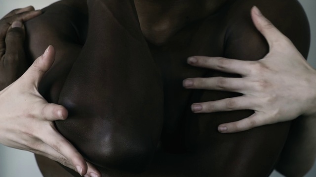 Video Reference: Joint, Stomach, Human body, Sleeve, Finger, Gesture, Style, Thumb, Eyelash, Waist