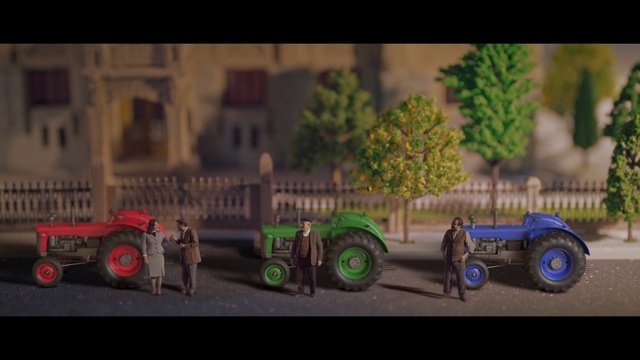 Video Reference: Wheel, Tire, Vehicle, Tractor, Motor vehicle, Automotive tire, Tread, Plant, Agricultural machinery, Automotive design