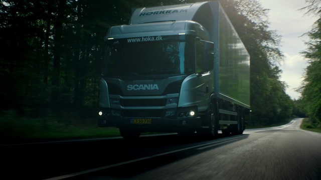 Video Reference: Tire, Vehicle registration plate, Wheel, Vehicle, Truck, Plant, Automotive tire, Automotive lighting, Motor vehicle, Automotive design