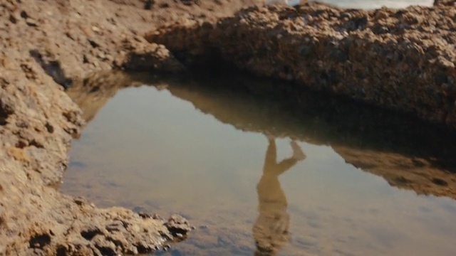 Video Reference: Water, Body of water, Watercourse, Terrain, Bank, Formation, Lake, Bedrock, Geological phenomenon, Waterway
