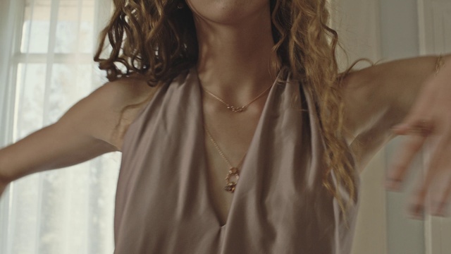 Video Reference: Joint, Lip, Shoulder, Eyelash, Body jewelry, Neck, Jaw, Sleeve, Gesture, Waist
