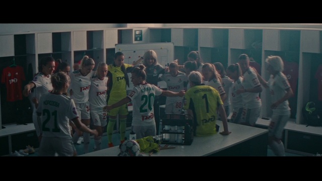 Video Reference: Sports uniform, Jersey, Player, Sports equipment, T-shirt, Competition event, Crowd, Display device, Event, Championship