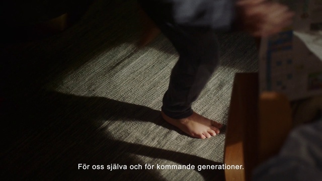 Video Reference: Wood, Gesture, Floor, Flooring, Thigh, Barefoot, Hardwood, Tints and shades, Foot, Wrist