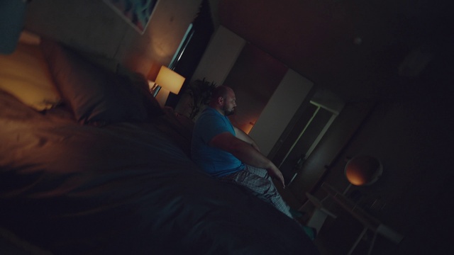 Video Reference: Comfort, Flash photography, Fun, Lamp, Wood, Tints and shades, Flooring, Living room, Room, Event