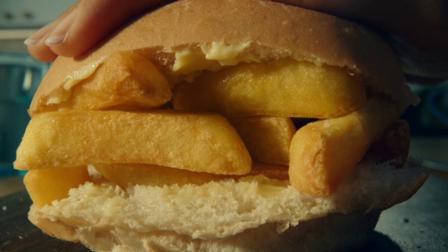 Video Reference: Food, Ingredient, Baked goods, Staple food, Fast food, Cuisine, Dish, Sandwich, Deep frying, Produce