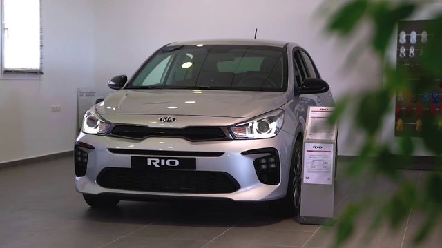 Video Reference: Tire, Vehicle, Car, Vehicle registration plate, Wheel, Grille, Hood, Automotive tire, Automotive lighting, Automotive design