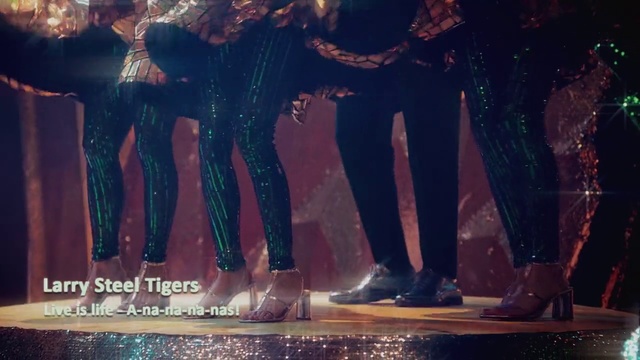 Video Reference: Light, Leg, Performing arts, Entertainment, Thigh, Happy, Artist, Sneakers, Magenta, Art