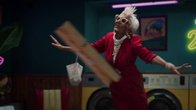 Video Reference: Wheel, Tire, Arm, Purple, Entertainment, Gesture, Performing arts, Vehicle, Fun, Event