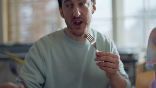 Video Reference: Face, Head, Chin, Hairstyle, Eyebrow, Facial expression, Mouth, Muscle, Jaw, Gesture