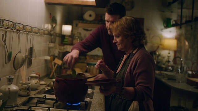 Video Reference: Countertop, Kitchen, Gas stove, Kitchen appliance, Cooktop, Cookware and bakeware, Kitchen stove, Cuisine, Cooking, Stove