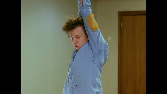 Video Reference: Shoulder, Human body, Neck, Sleeve, Gesture, Elbow, Waist, Collar, Long hair, Electric blue