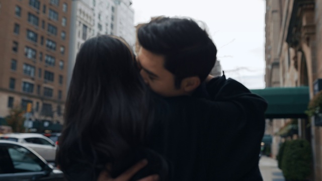 Video Reference: Daytime, Gesture, Sky, Building, Happy, Black hair, Eyewear, Fun, City, Romance