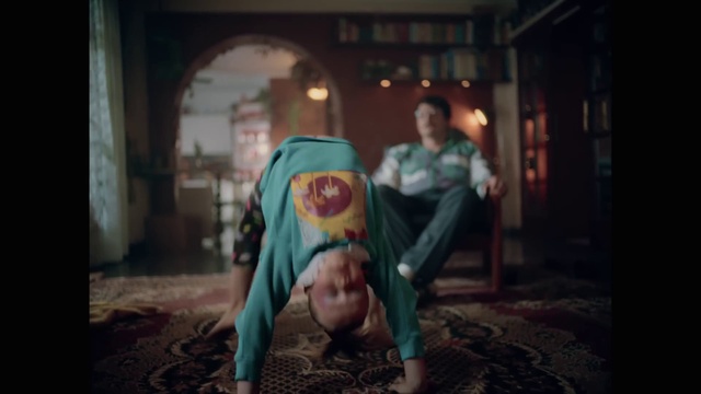 Video Reference: Flash photography, Wood, Art, Darkness, Room, T-shirt, Fictional character, Visual arts, Fun, Sitting