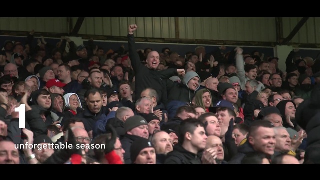 Video Reference: Flash photography, Entertainment, Event, Fun, Crowd, Darkness, Audience, T-shirt, Night, Fashion design