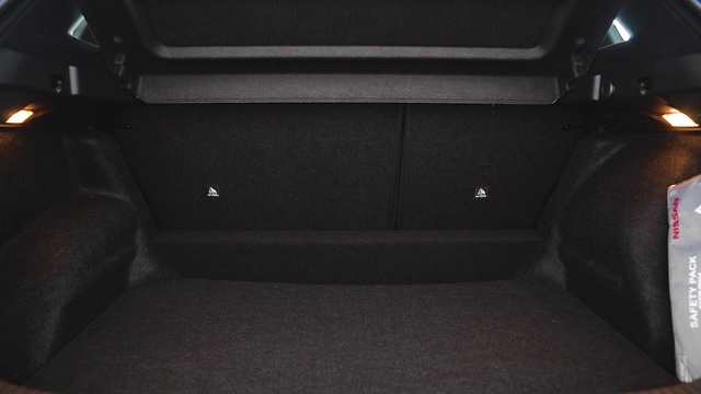 Video Reference: Automotive design, Trunk, Vehicle, Automotive exterior, Personal luxury car, Tints and shades, Car, Vehicle door, Auto part, Mid-size car