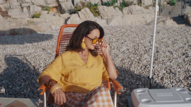 Video Reference: Glasses, Photograph, Plant, Vision care, Sunglasses, Tartan, Eyewear, Travel, Leisure, Grass