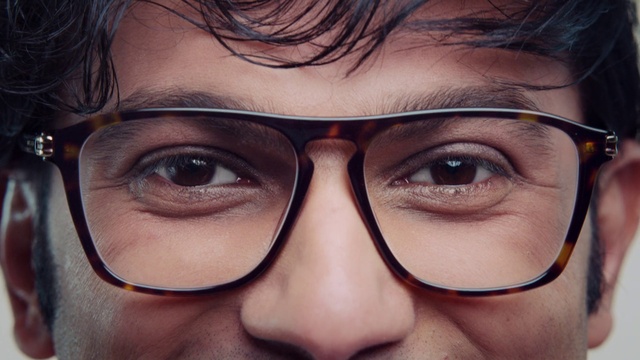 Video Reference: Forehead, Nose, Hair, Cheek, Lip, Chin, Vision care, Hand, Eyebrow, Mouth