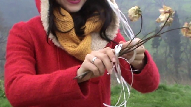 Video Reference: Finger, Happy, Grass, Street fashion, Stole, Audio equipment, Recreation, Eyewear, People in nature, Rock-climbing equipment