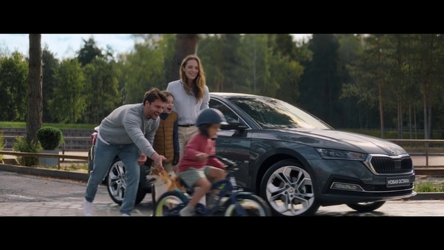 Video Reference: Wheel, Tire, Land vehicle, Car, Vehicle, Motor vehicle, Automotive tire, Automotive lighting, Automotive design, Alloy wheel