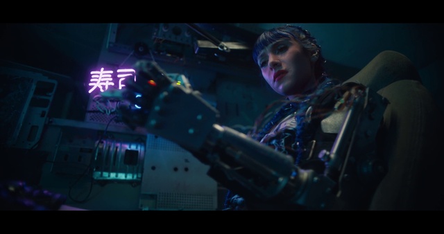 Video Reference: Musician, Microphone, Guitar, Guitar accessory, Purple, Guitarist, String instrument, Entertainment, Music, Musical instrument