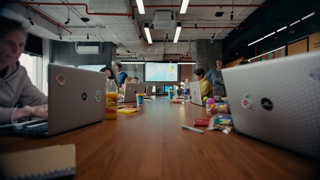Video Reference: Computer, Personal computer, Building, Laptop, Floor, Flooring, Wood, Automotive design, Art, Leisure