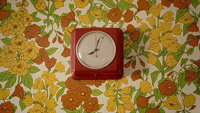 Video Reference: Plant, Rectangle, Nature, Branch, Leaf, Botany, Tree, Fruit, Font, Yellow
