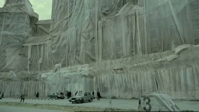 Video Reference: Wood, Atmospheric phenomenon, Freezing, Art, Geological phenomenon, Formation, Car, Facade, Monochrome photography, Winter